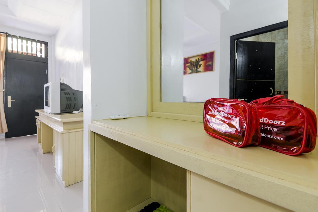 Reddoorz @ Poppies Lane 1 Hotel Kuta  Exterior photo